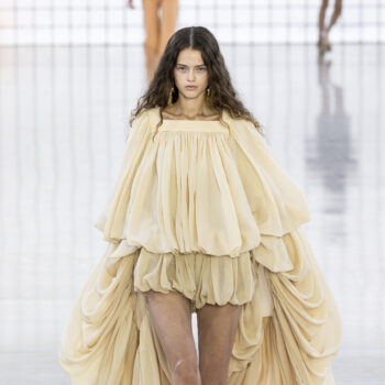 jelly-sandals-τα-πιο-hot-παπούτσια-του-καλοκαιριού-ε-359176