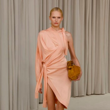 ρετρό-σανδάλια-και-wrap-φορέματα-4-θηλυκά-looks-359455