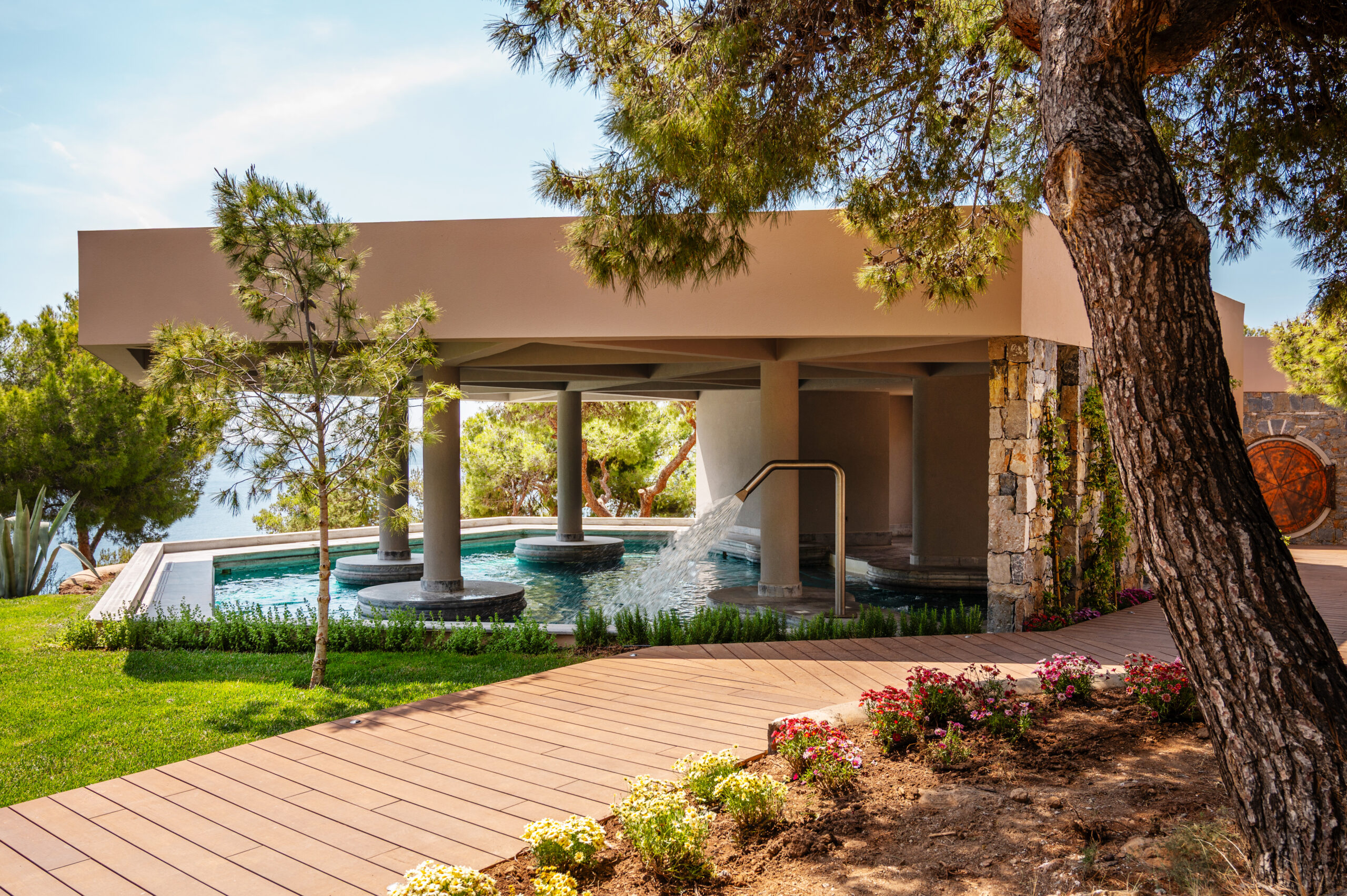 Η θεραπεύτρια των σταρ στο Cape Sounio-1