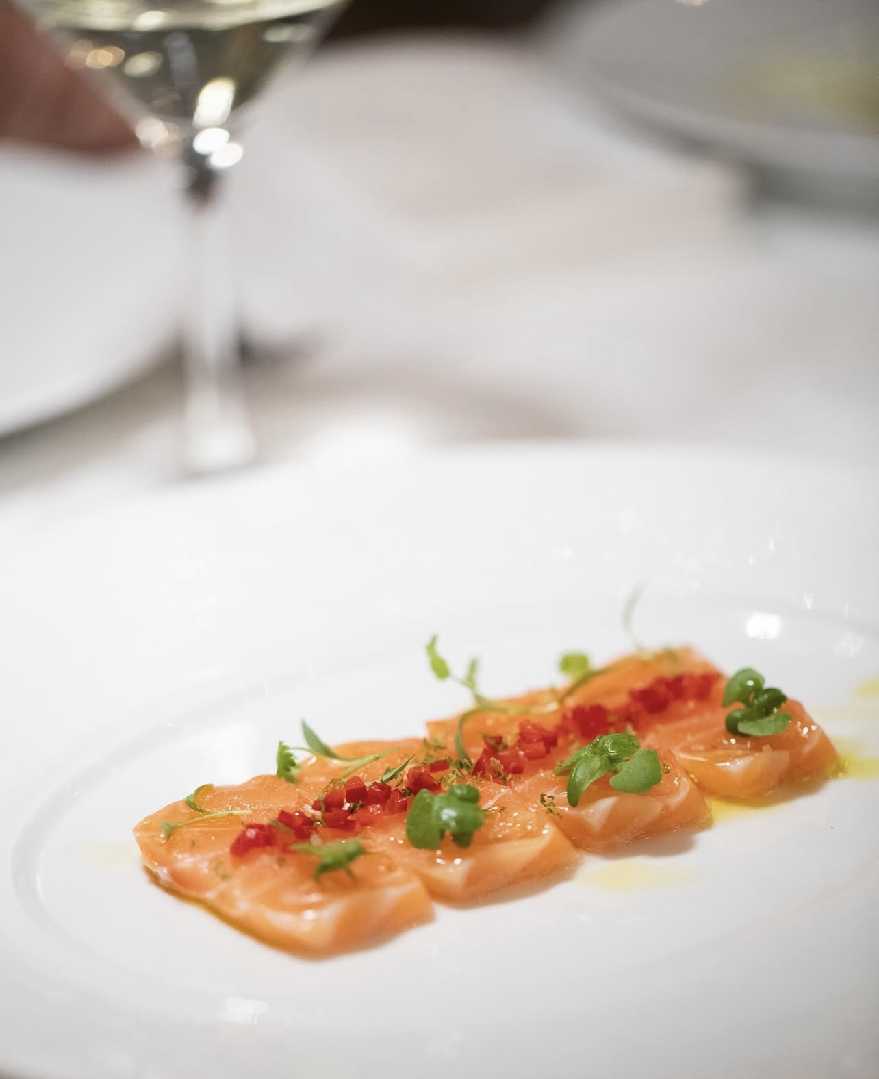Milos Restaurant: Η πολυτέλεια βρίσκεται στην απλότητα-2