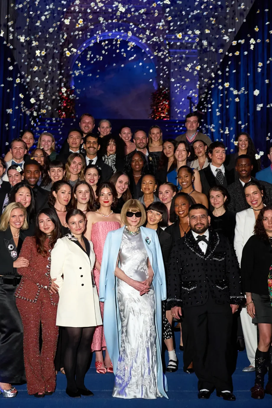 καθώς-η-anna-wintour-επαναπροσδιορίζει-τις-προτ-365636