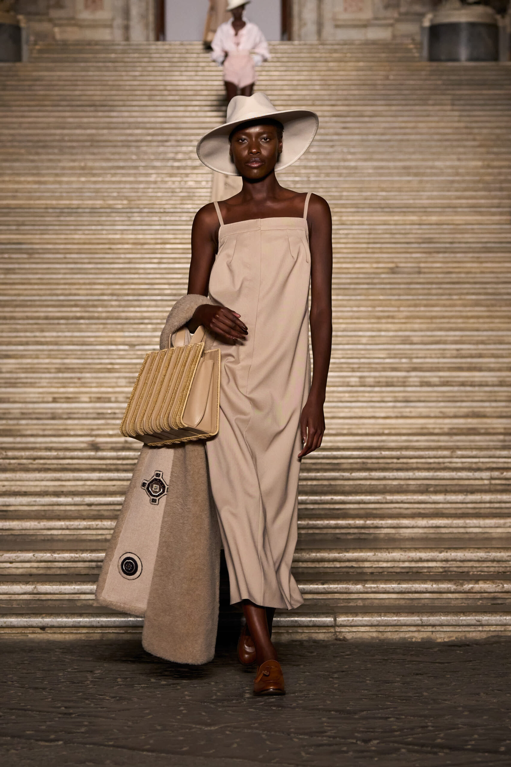 Max Mara Resort 2026: Γεύση από ιταλικό dramatic style στη Νάπολη-1