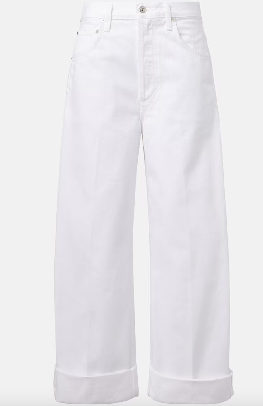 Λευκό τζιν και σανδάλια: 5 outfits για το καλοκαίρι-13