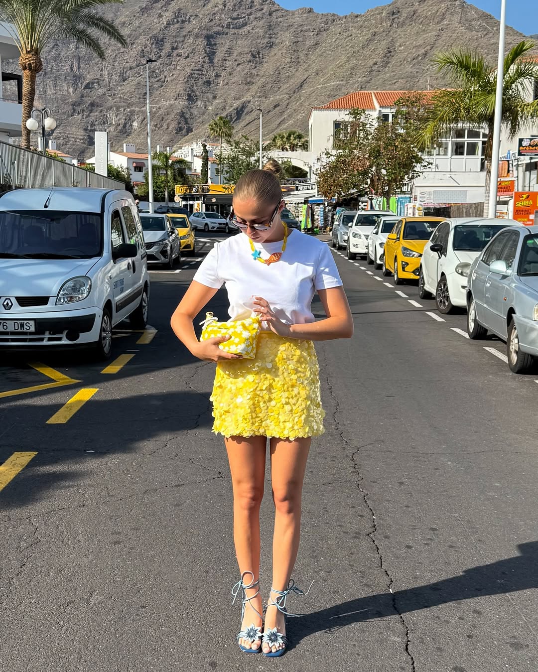 Floral sandals: Τα trending σχέδια για το καλοκαίρι-1
