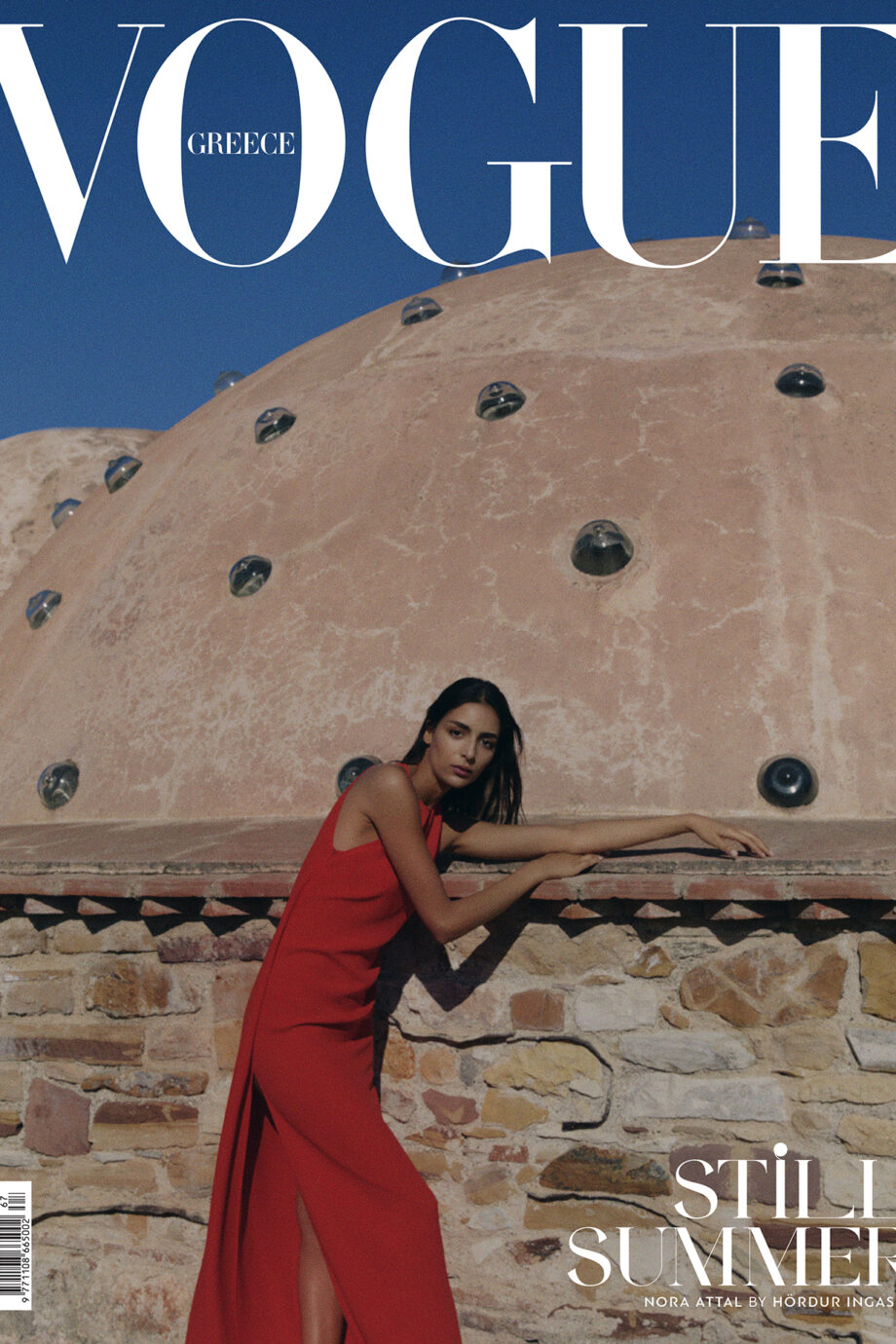 η-vogue-greece-ιουλίου-αυγούστου-αναδεικνύει-τη-365000