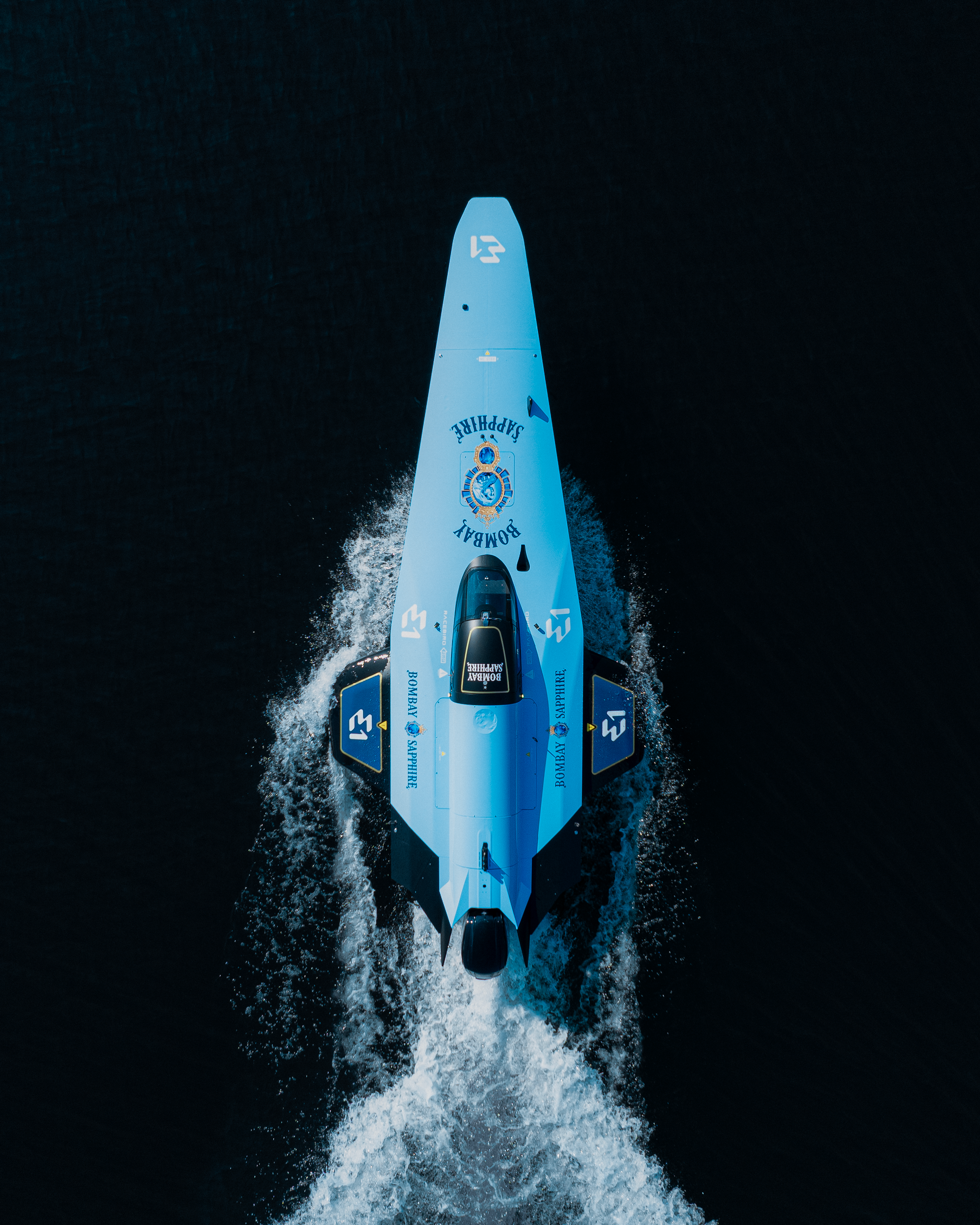 Η Βάσια Κωσταρά στους Αγώνες Ταχύτητας Σκαφών Ε1 στο Μονακό με το BOMBAY SAPPHIRE-1