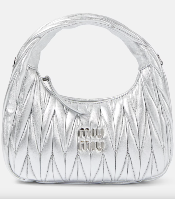 H Wander bag του Miu Miu είναι το απόλυτο καλοκαιρινό αξεσουάρ-4