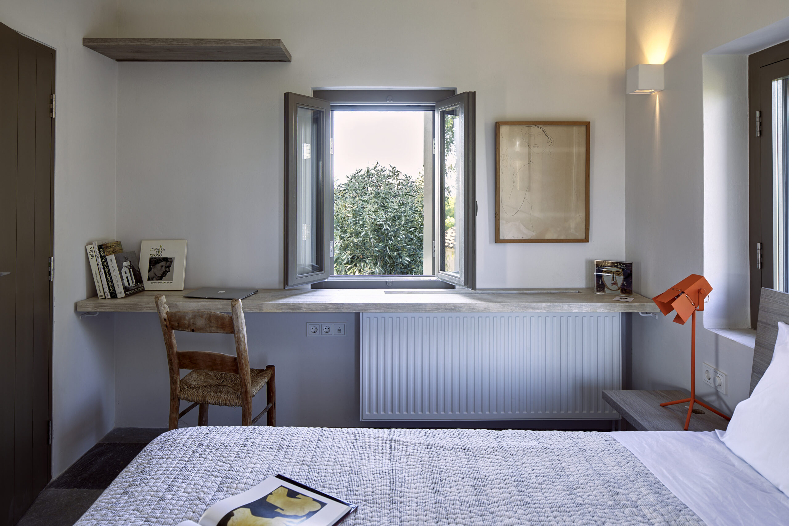 Το σπίτι-ατελιέ του ζωγράφου Νίκου Νικολάου είναι ένας λόγος να επισκεφτούμε την Αίγινα αυτό το καλοκαίρι-3