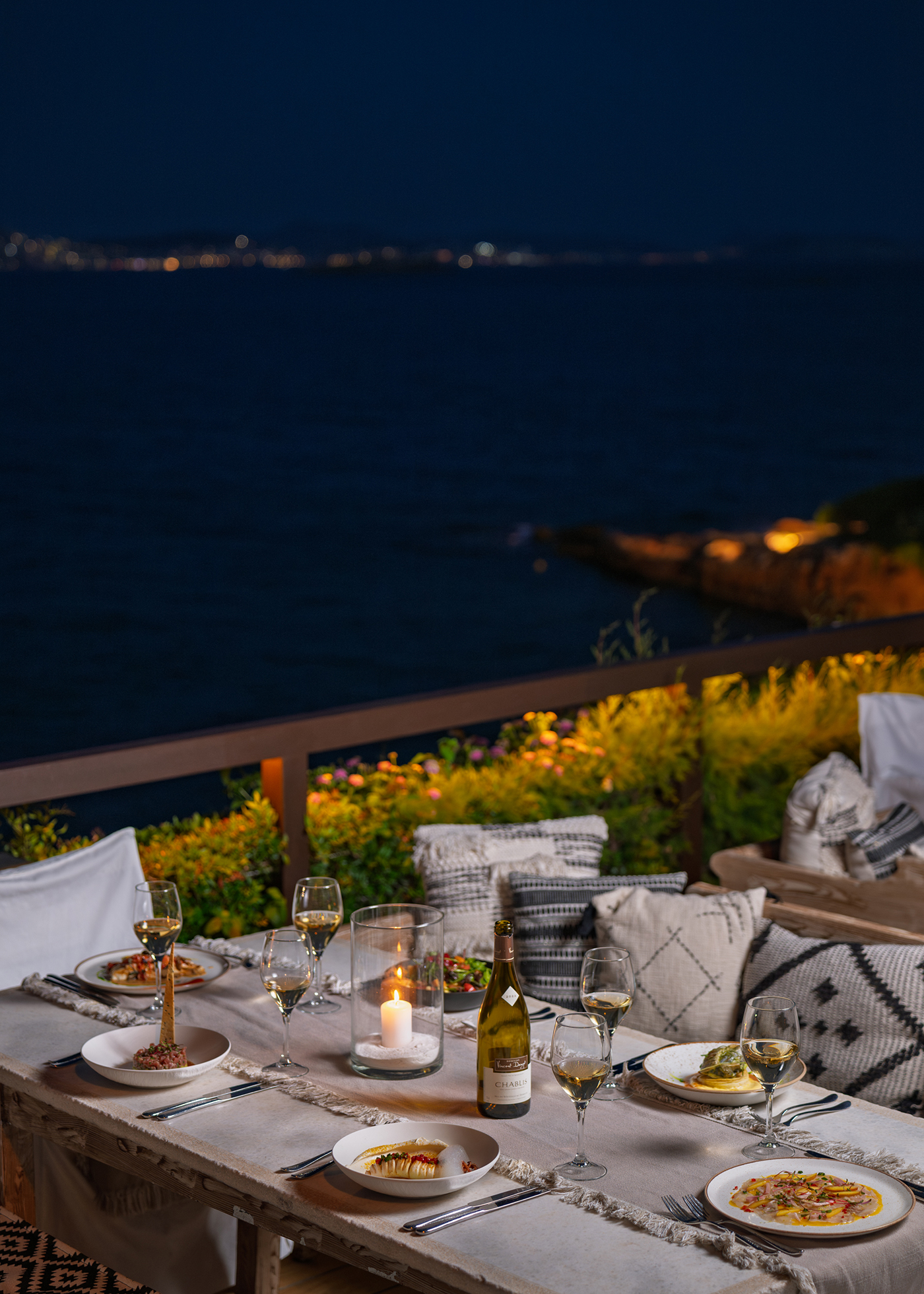 Island Club & Restaurant: Η χαλαρή πολυτέλεια συναντά το απέραντο μπλε της Αθηναϊκής Ριβιέρας-5