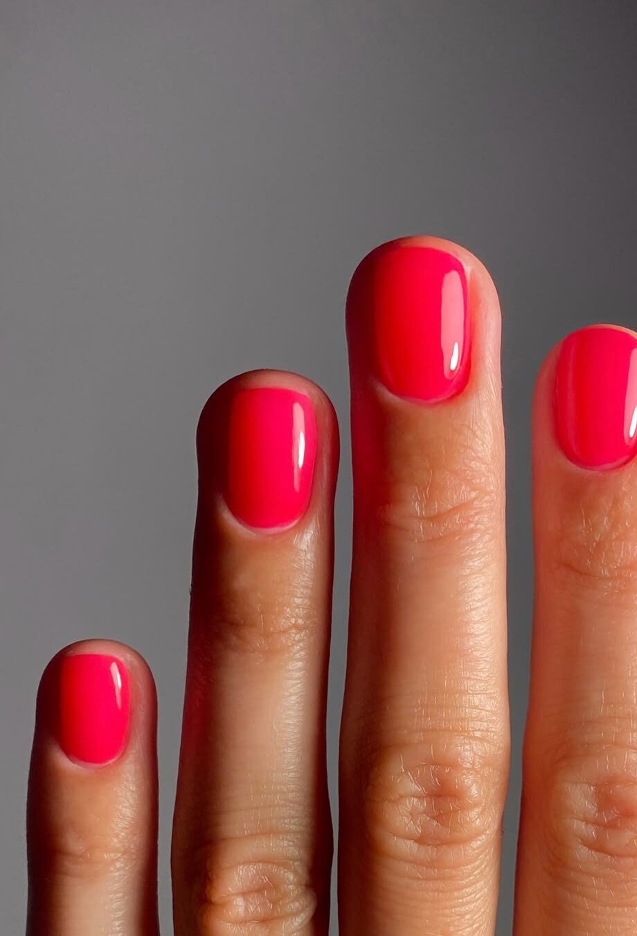 κοντά-νύχια-είναι-το-nail-shape-για-τα-καλοκαιρ-368643