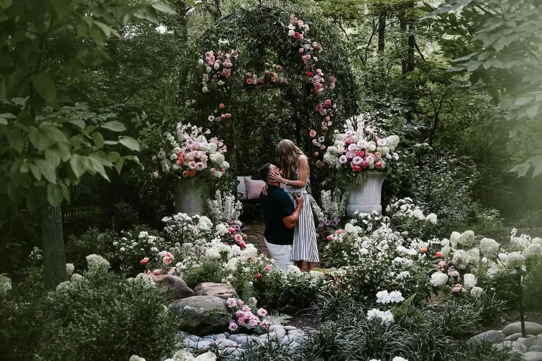 Taylor Swift και Travis Kelce: Όλες οι λεπτομέρειες για το εκθαμβωτικό δαχτυλίδι αρραβώνων-2