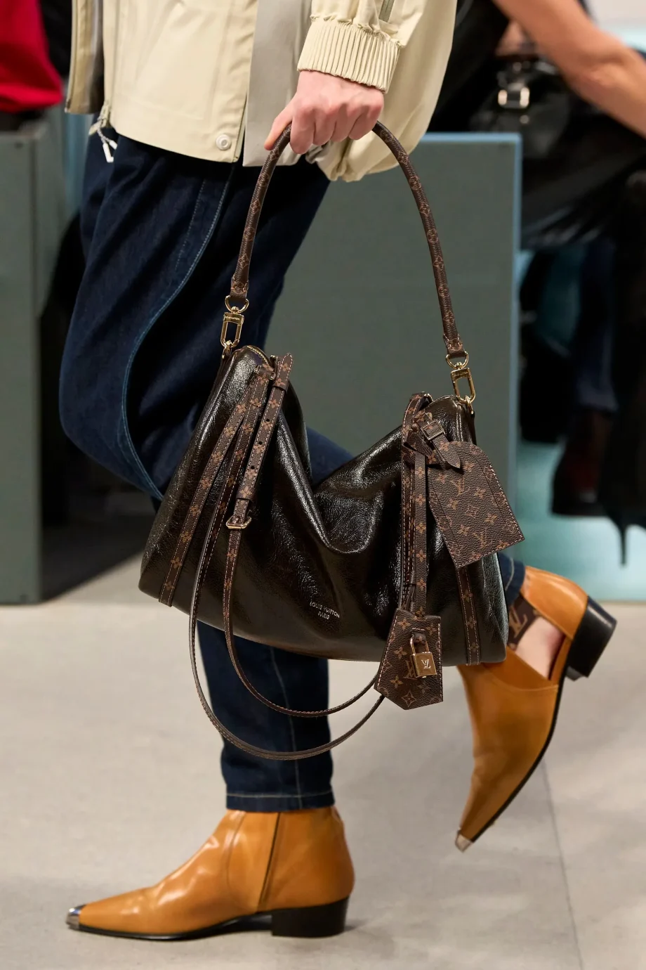 η-express-bag-του-οίκου-louis-vuitton-είναι-το-νέο-αντικείμε-372111