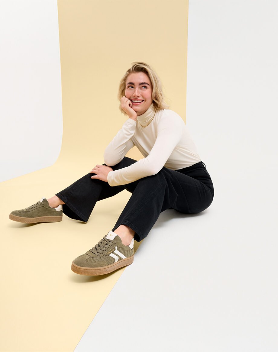τα-retro-sneakers-επιστρέφουν-και-είναι-super-hot-374701