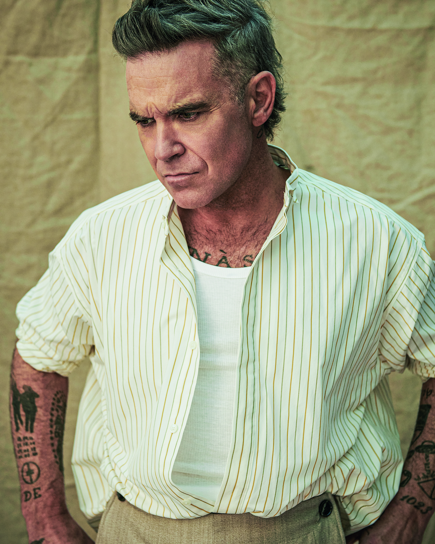 Robbie Williams: Λίγο πριν την εμφάνισή του στην Αθήνα μιλά στη Vogue Greece-1