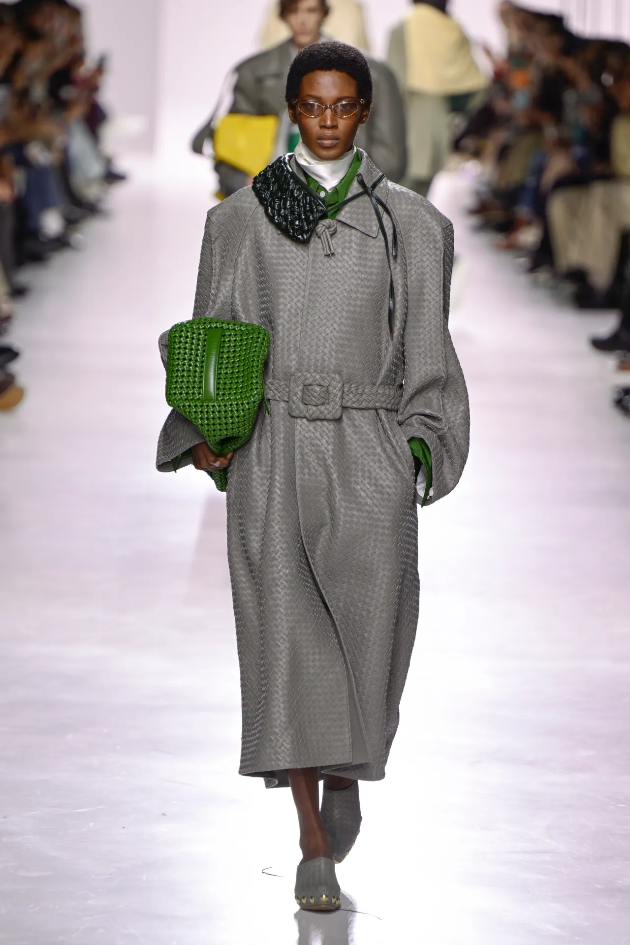 Bottega Veneta SS26: Η πρώτη συλλογή της Louise Trotter ήταν ένα ταξίδι στην ιστορία του οίκου-3