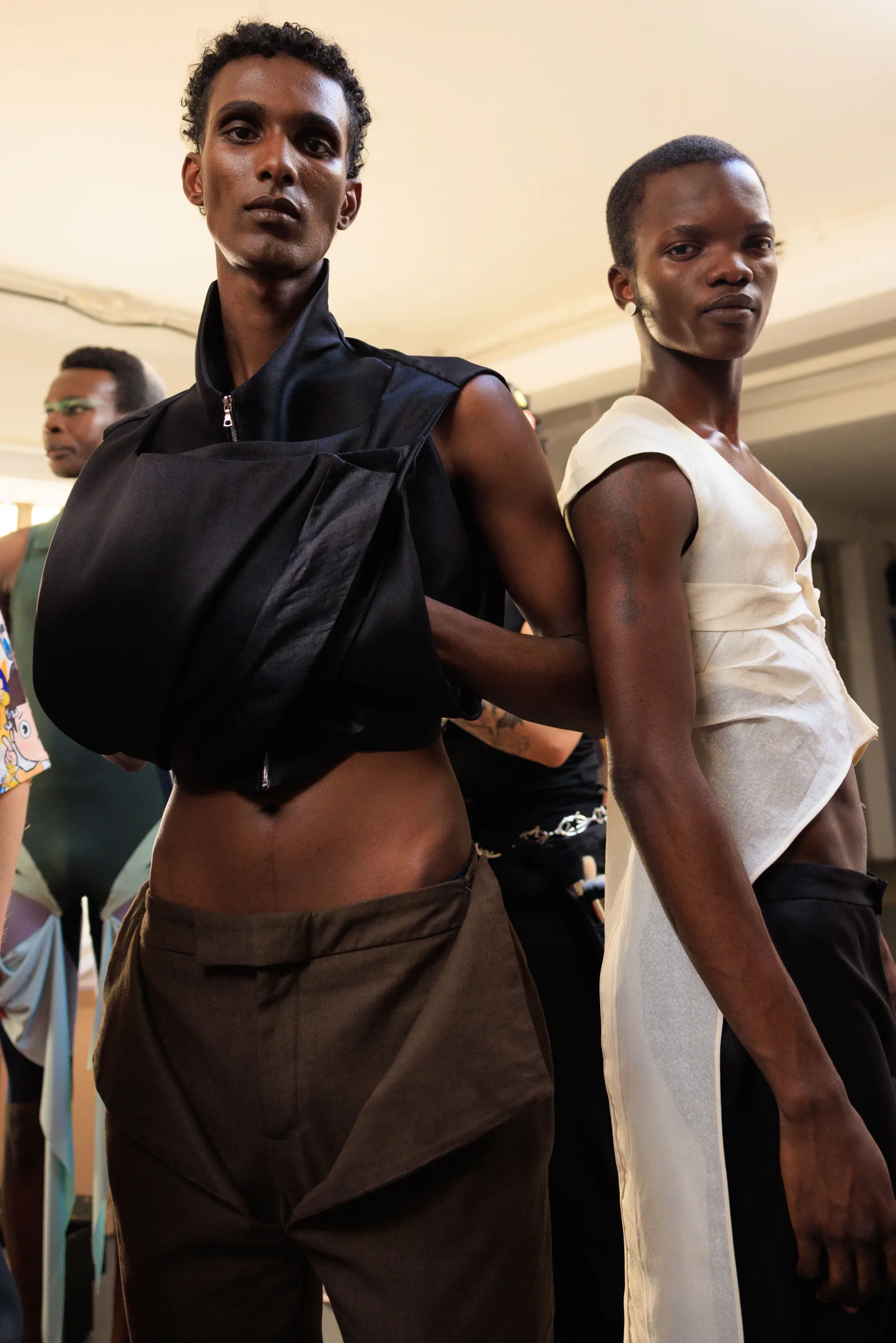 Εβδομάδα Μόδας Λονδίνου SS26: Οι κορυφαίες backstage στιγμές-66