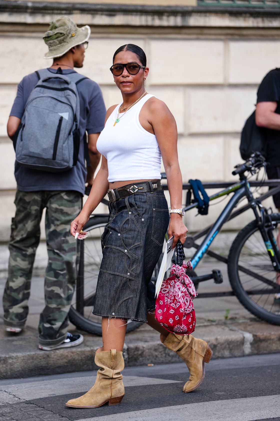 Slouchy boots: Οι συνδυασμοί του φθινοπώρου απευθείας από το street style-1