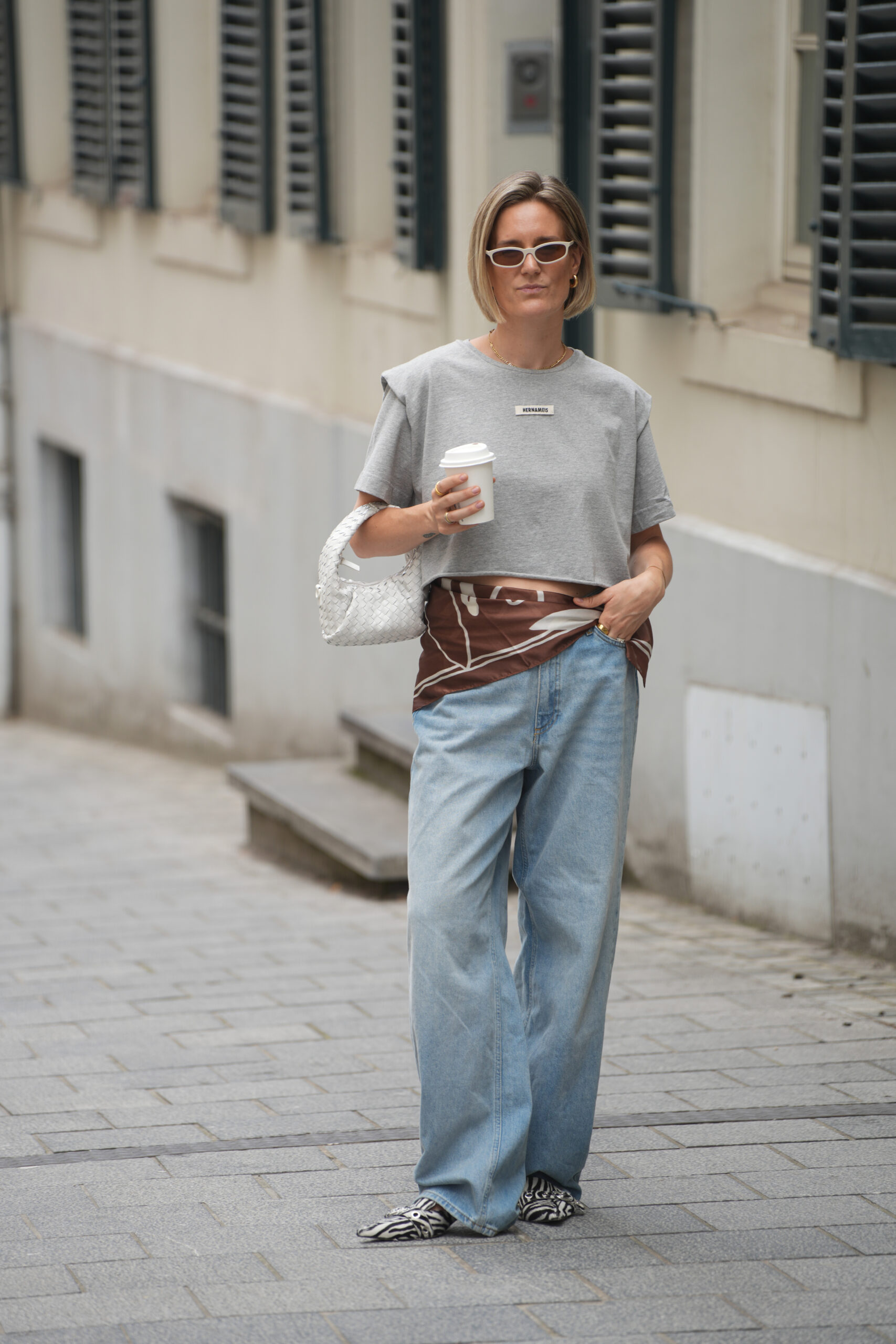 Scarf skirt: Το φουλάρι γύρω από τη μέση είναι το style hack του φθινοπώρου-4