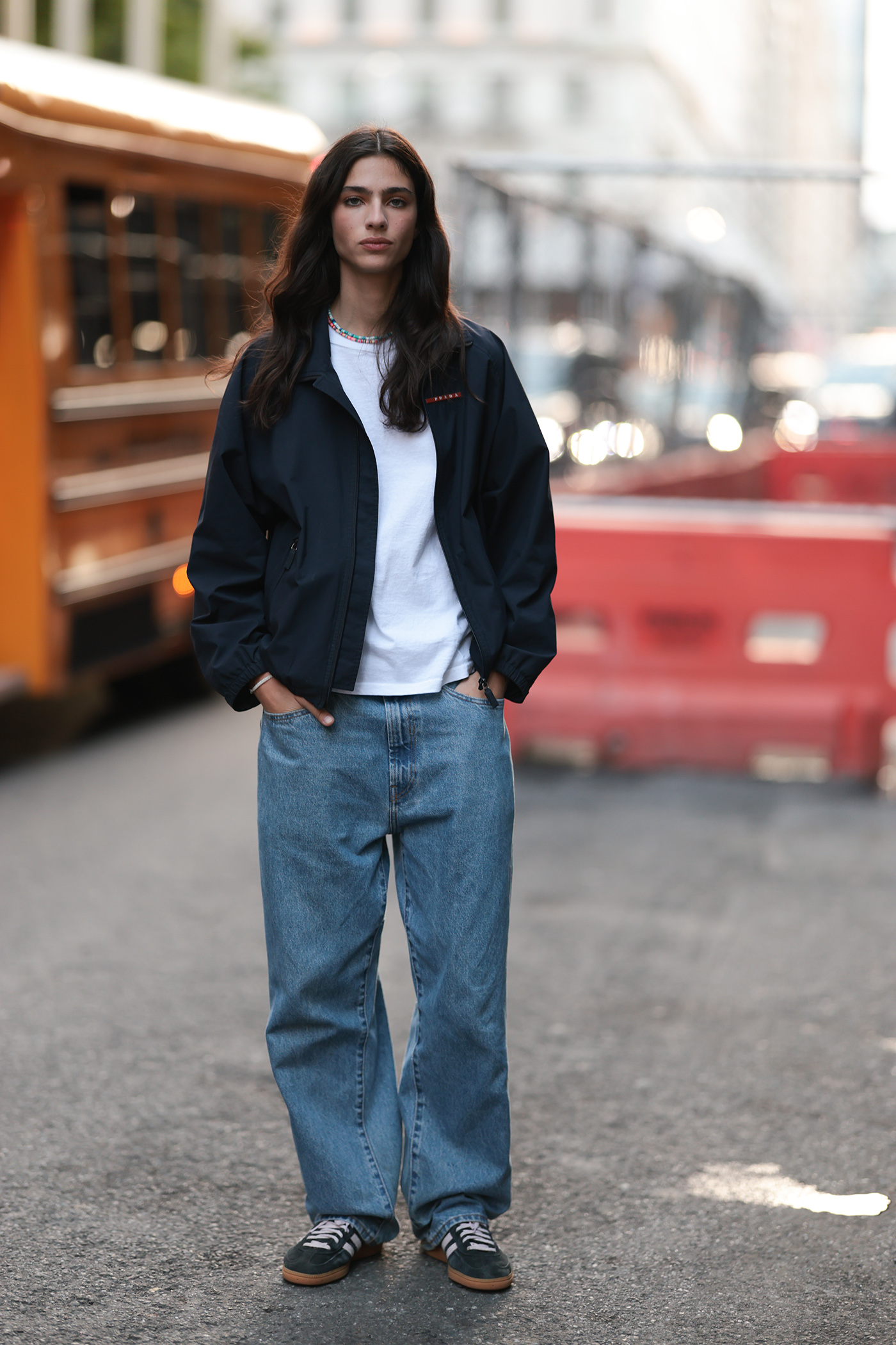 Τι φορούν τώρα τα μοντέλα; Το street style απαντά-11