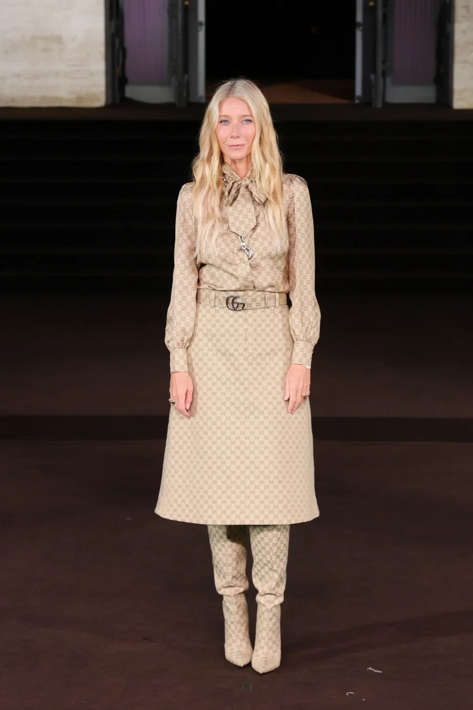 στο-show-gucci-άνοιξη-καλοκαίρι-2026-ο-demna-χτίζει-τη-τ-374250