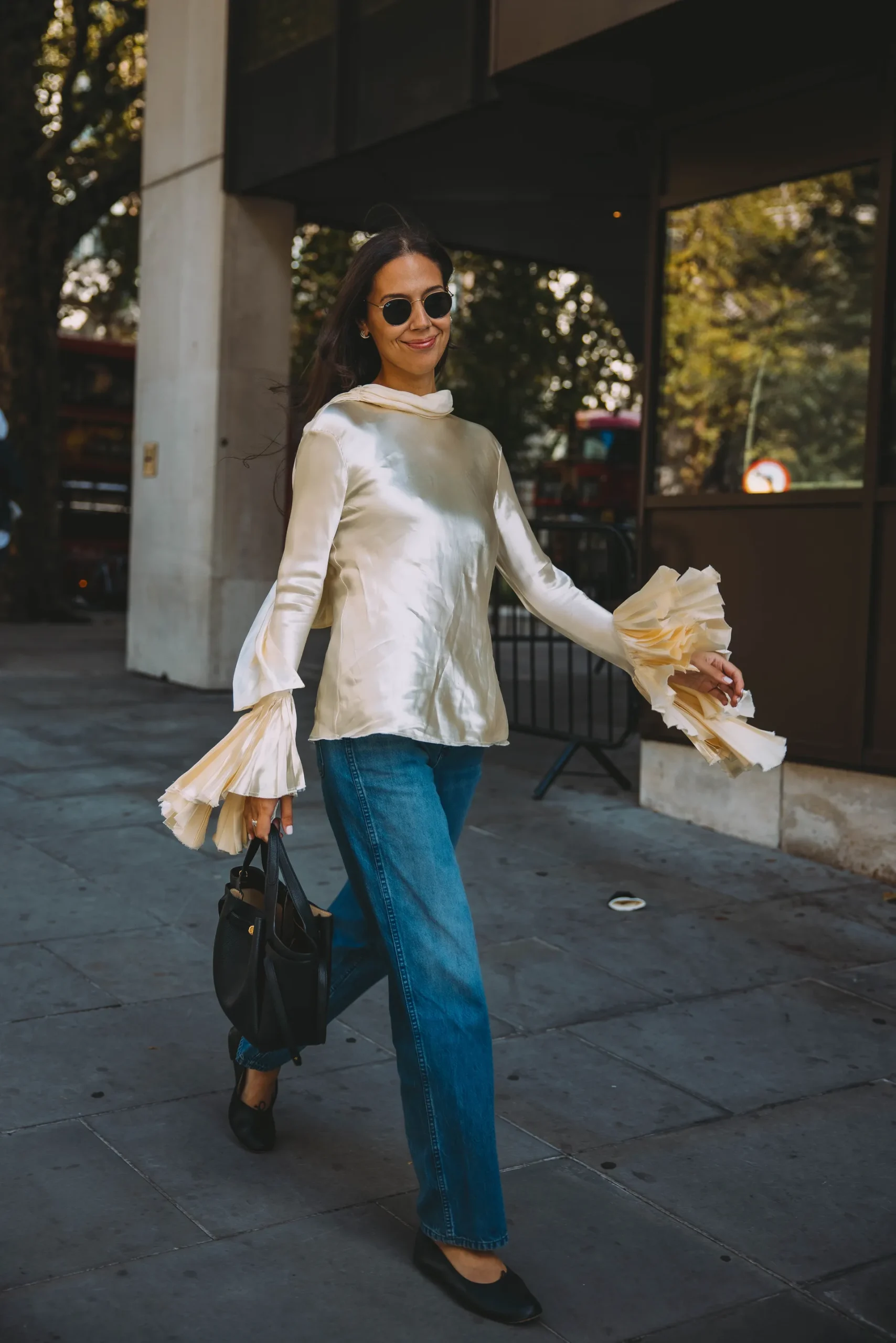 Τι φορούν τώρα στο Λονδίνο; Το street style απαντά-12