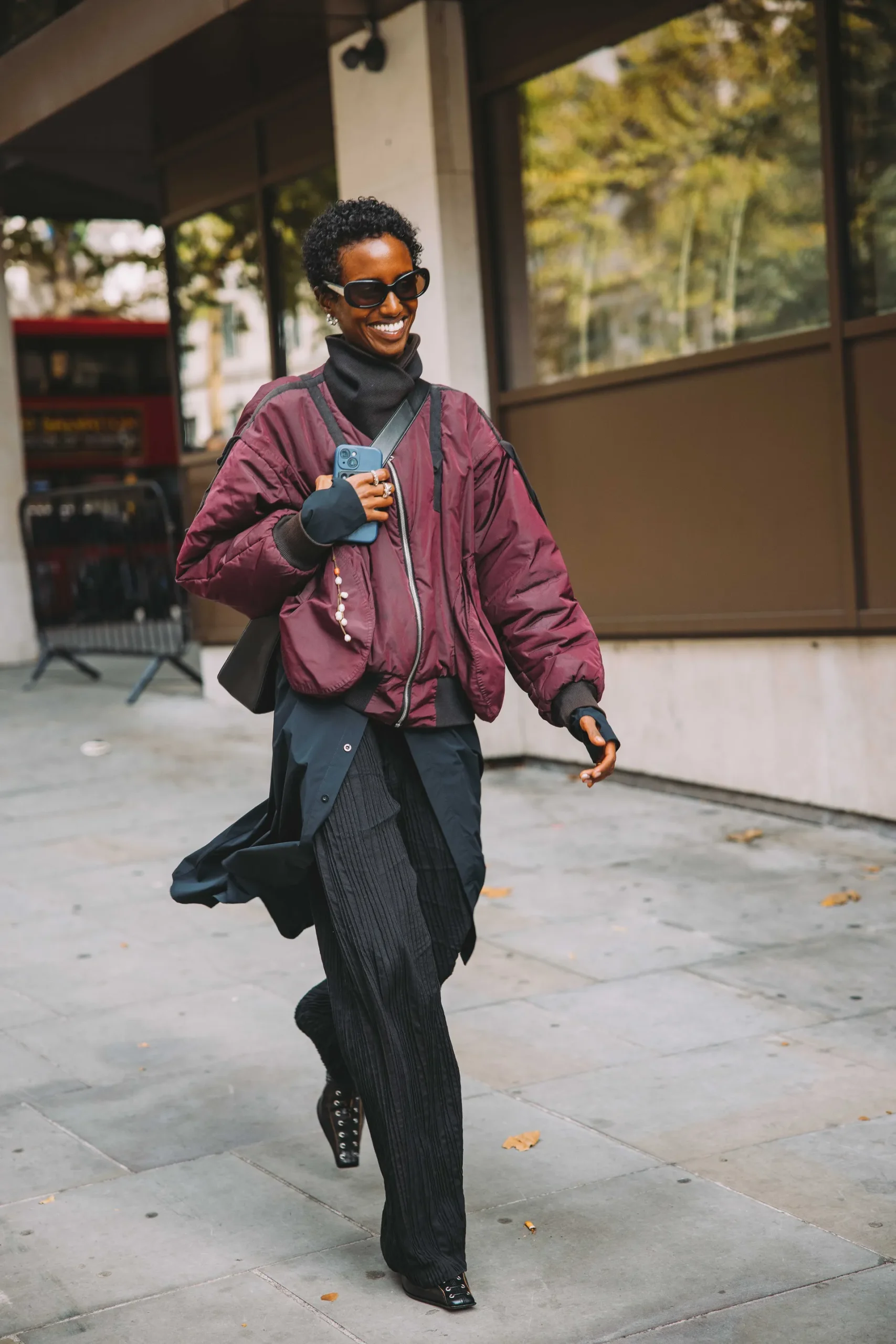 Τι φορούν τώρα στο Λονδίνο; Το street style απαντά-8