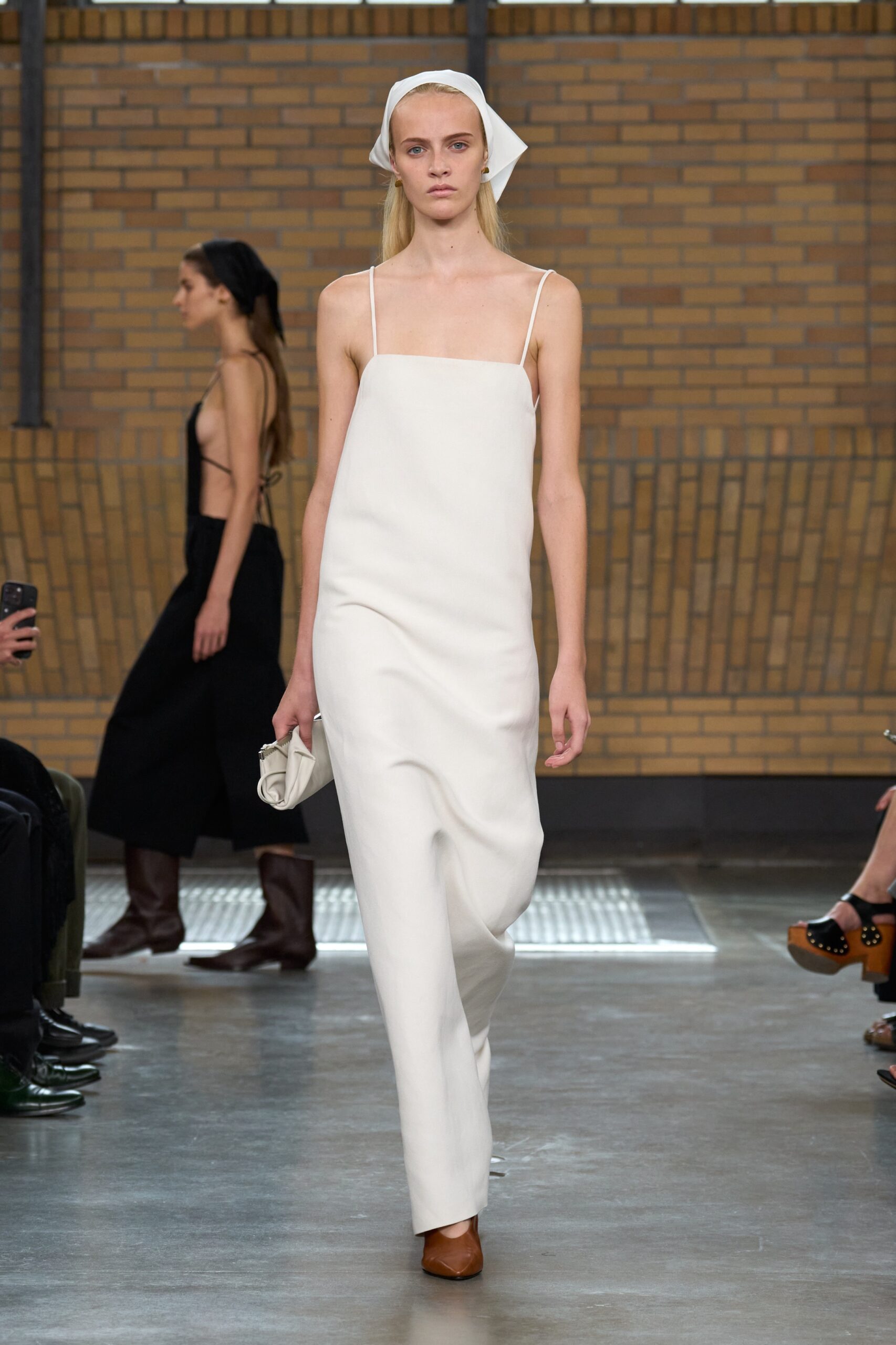 Calvin Klein SS26: H νέα πνοή στο urban chic-5