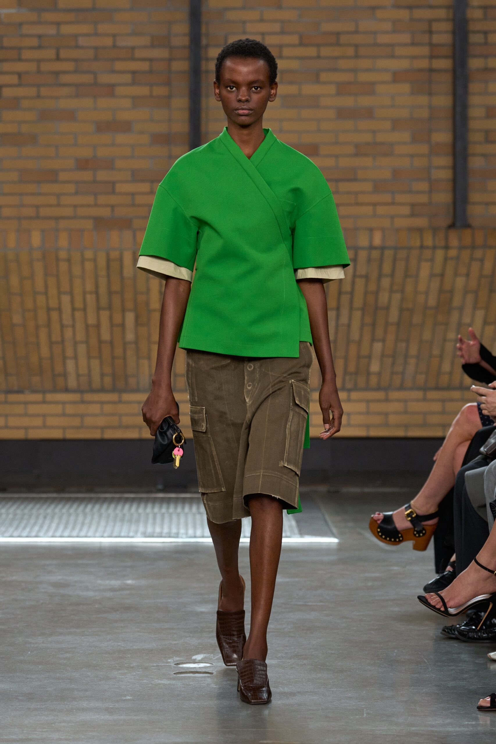Calvin Klein SS26: H νέα πνοή στο urban chic-4