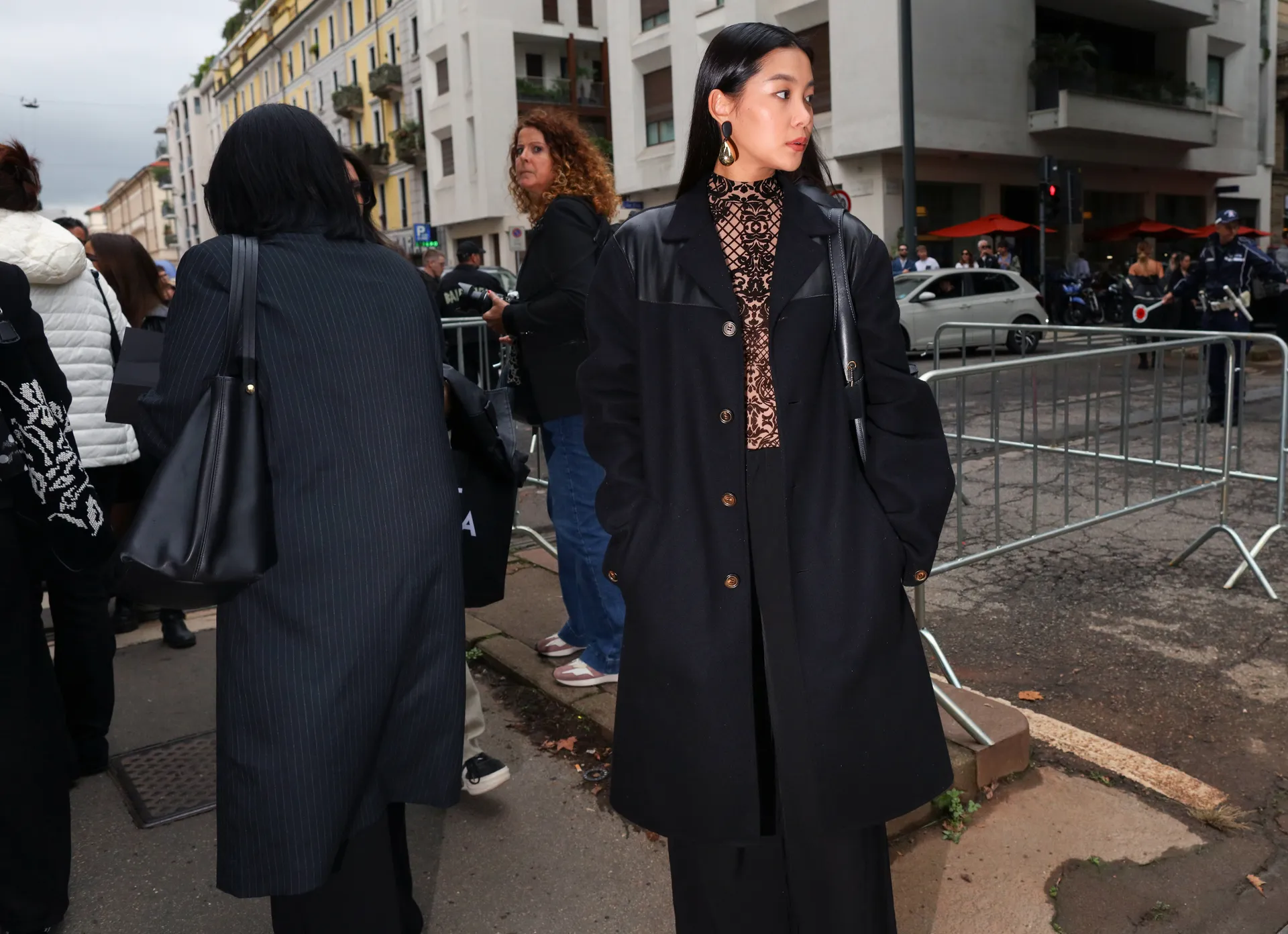 Τι φορούν τώρα στο Μιλάνο: Το street style απαντά-9