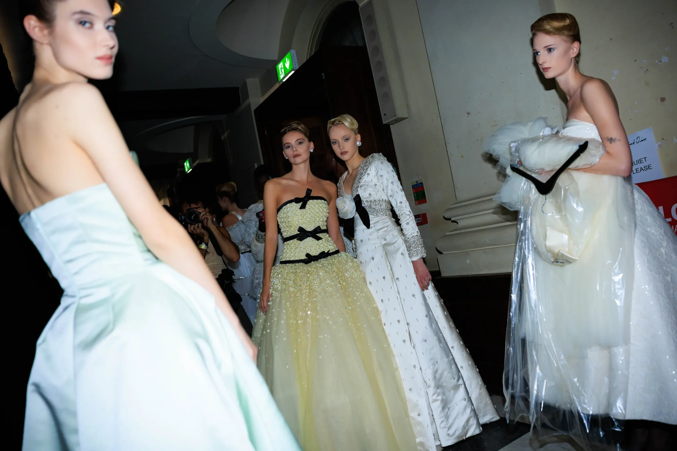 Εβδομάδα Μόδας Λονδίνου SS26: Οι κορυφαίες backstage στιγμές-39