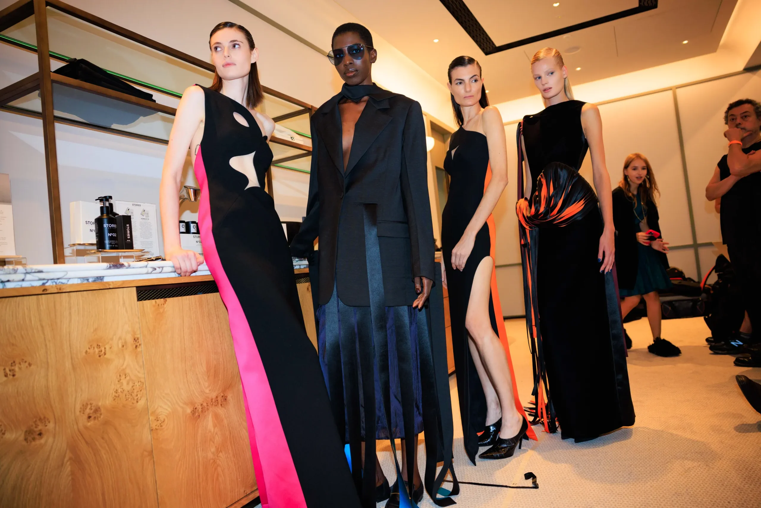 Εβδομάδα Μόδας Λονδίνου SS26: Οι κορυφαίες backstage στιγμές-45