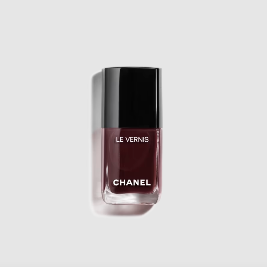Black cherry μανικιούρ: 6 βερνίκια για να αντιγράψετε την τάση-1