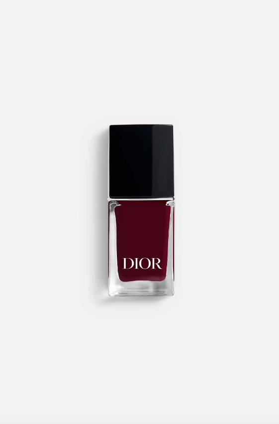 Black cherry μανικιούρ: 6 βερνίκια για να αντιγράψετε την τάση-3
