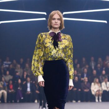 valentino-ss26-ένα-πέρασμα-από-το-σκοτάδι-στο-φως-376207
