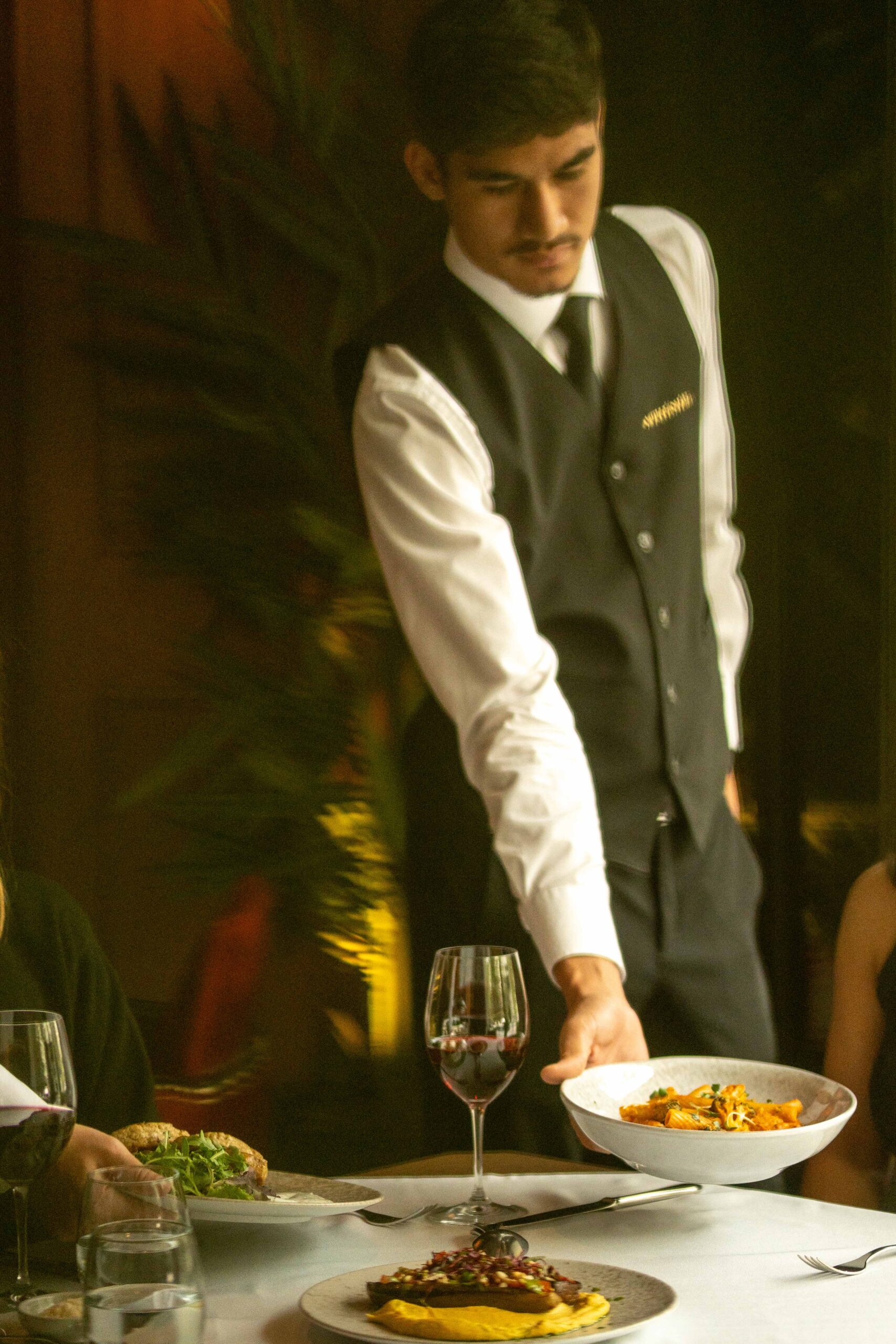 Το φθινοπωρινό meeting point της πόλης είναι και φέτος το Athénée-4