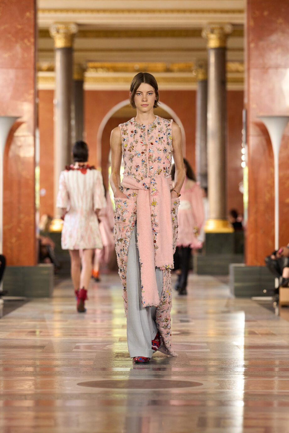 louis-vuitton-ss26-the-great-indoors-η-χαρά-του-να-μένεις-σπίτι-375468