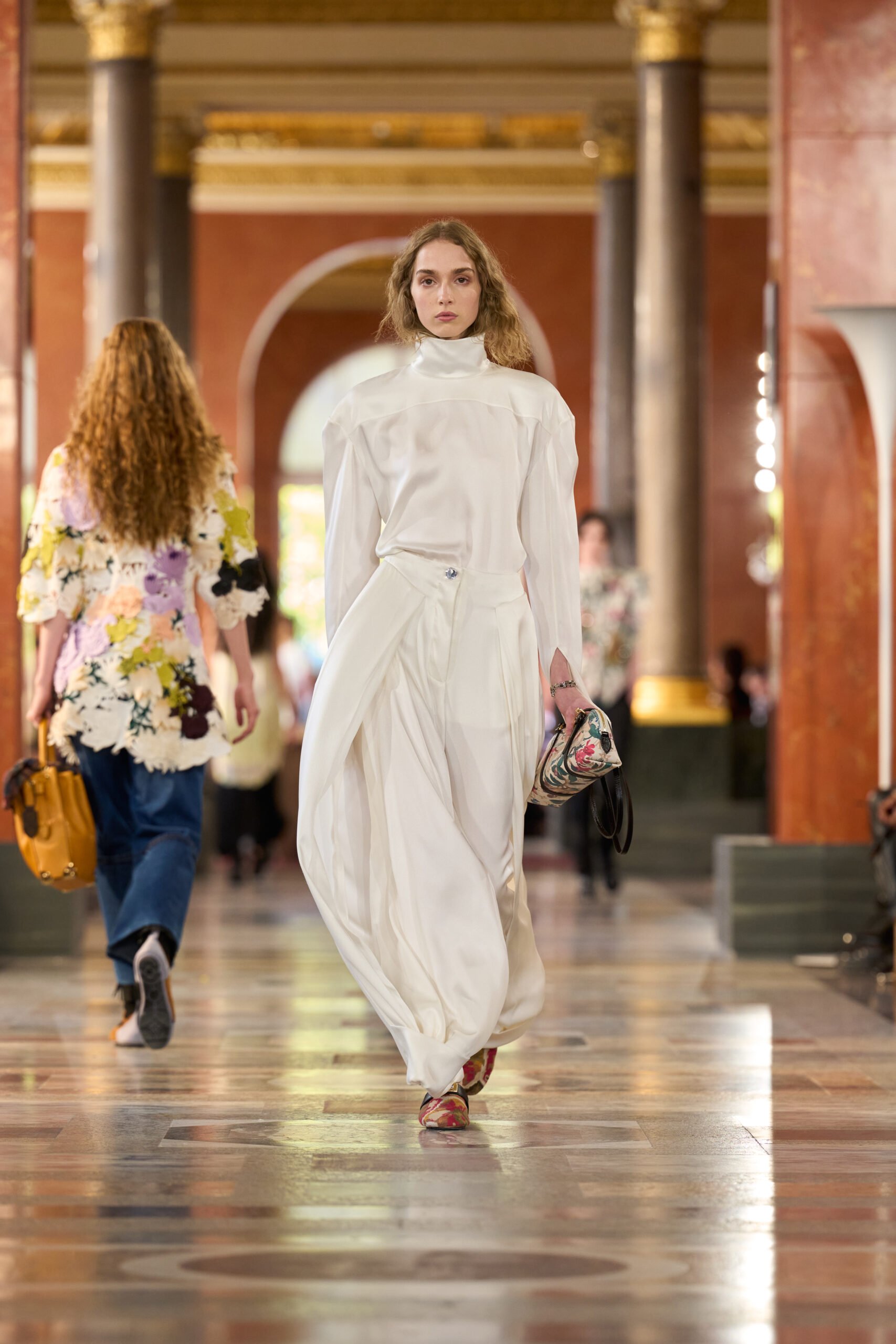 Louis Vuitton SS26: The great indoors – Η χαρά του να μένεις σπίτι-6