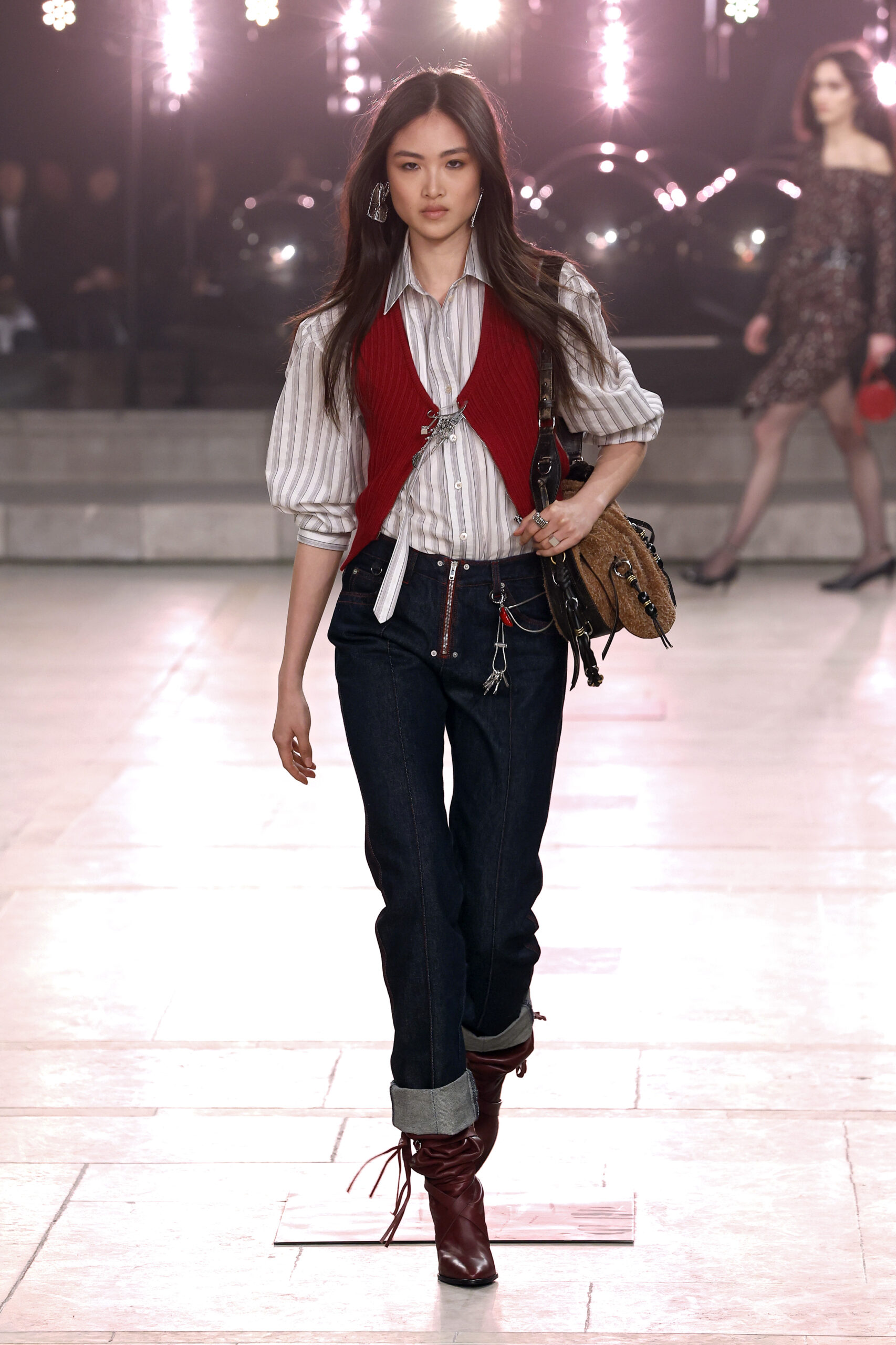 Ankle boots: Τα διαχρονικά μποτάκια επιστρέφουν στην γκαρντρόμπα μας και αυτοί είναι οι ενημερωμένοι συνδυασμοί-2