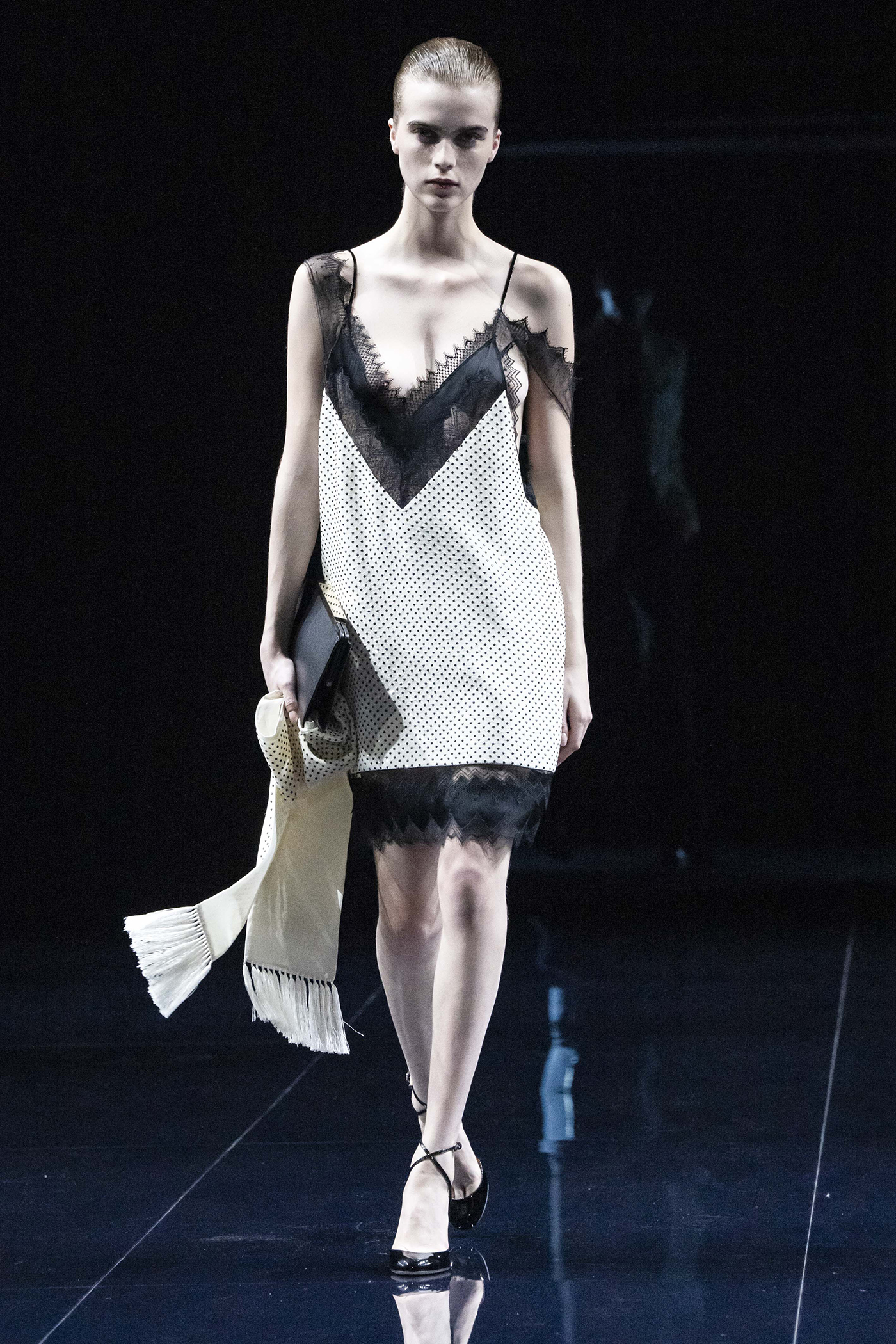 Tom Ford SS26: Seducing, Desiring, Wanting – Ραντεβού τα μεσάνυχτα-4