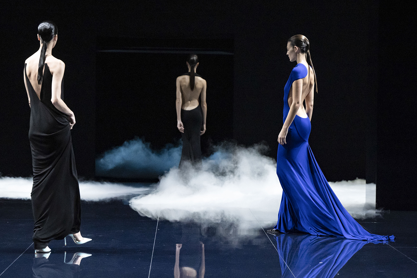 Tom Ford SS26: Seducing, Desiring, Wanting – Ραντεβού τα μεσάνυχτα-1