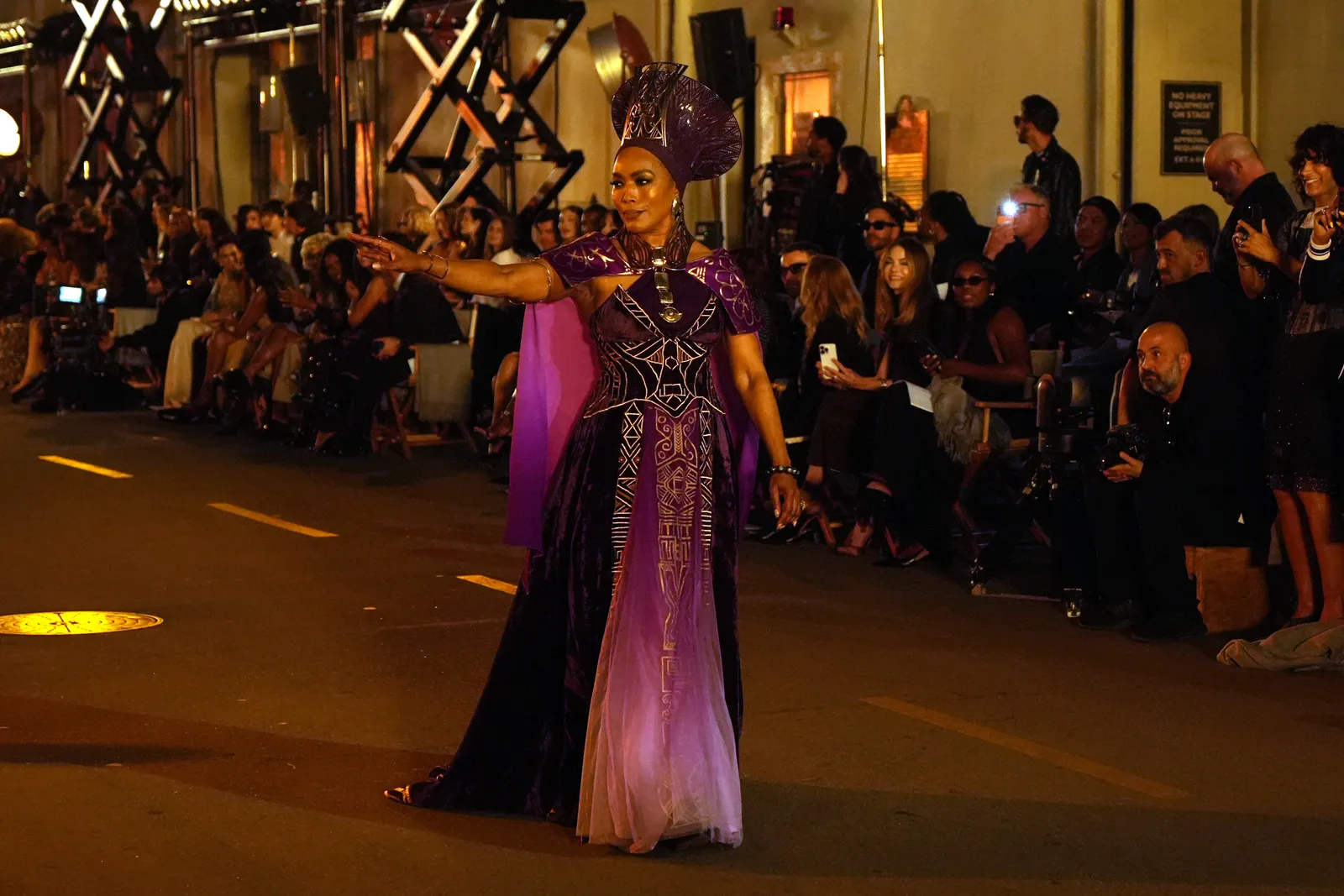 Vogue World 2025: Hollywood, οι στιγμές που δεν πρέπει να χάσετε-3