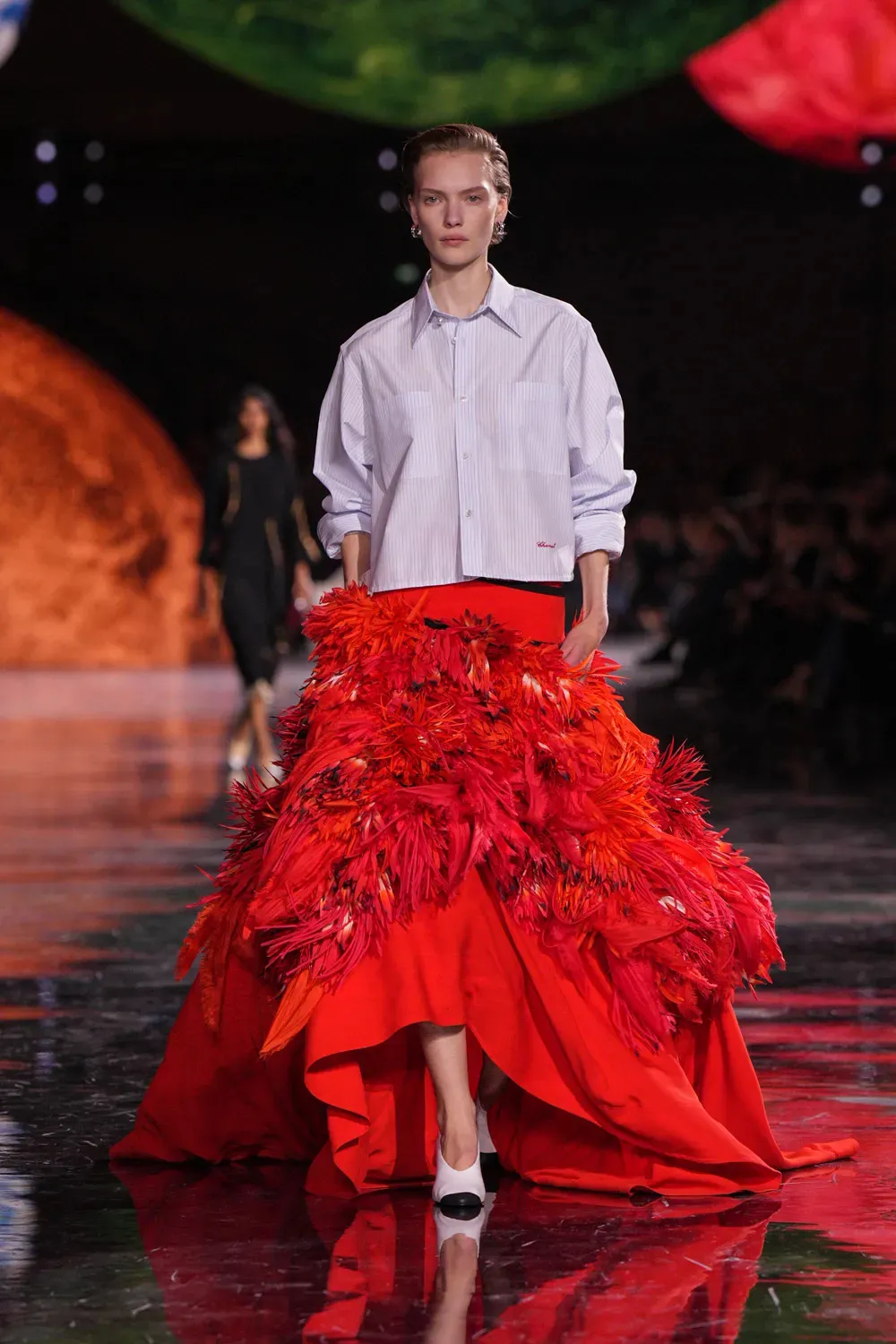 Chanel SS26: Το πολυαναμενόμενο ντεμπούτο του Matthieu Blazy έχει έναν εντελώς νέο ρυθμό και μας προσκαλεί να δούμε το μέλλον του οίκου με μάτια ανυπόμονα για καινοτομίες-7