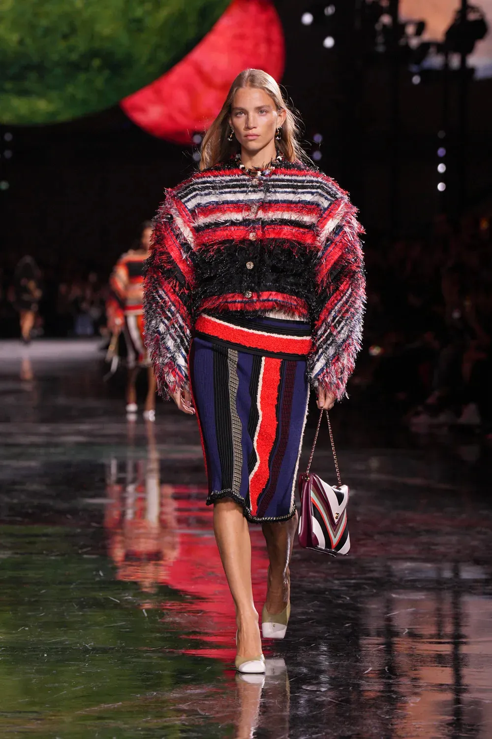 Chanel SS26: Το πολυαναμενόμενο ντεμπούτο του Matthieu Blazy έχει έναν εντελώς νέο ρυθμό και μας προσκαλεί να δούμε το μέλλον του οίκου με μάτια ανυπόμονα για καινοτομίες-4