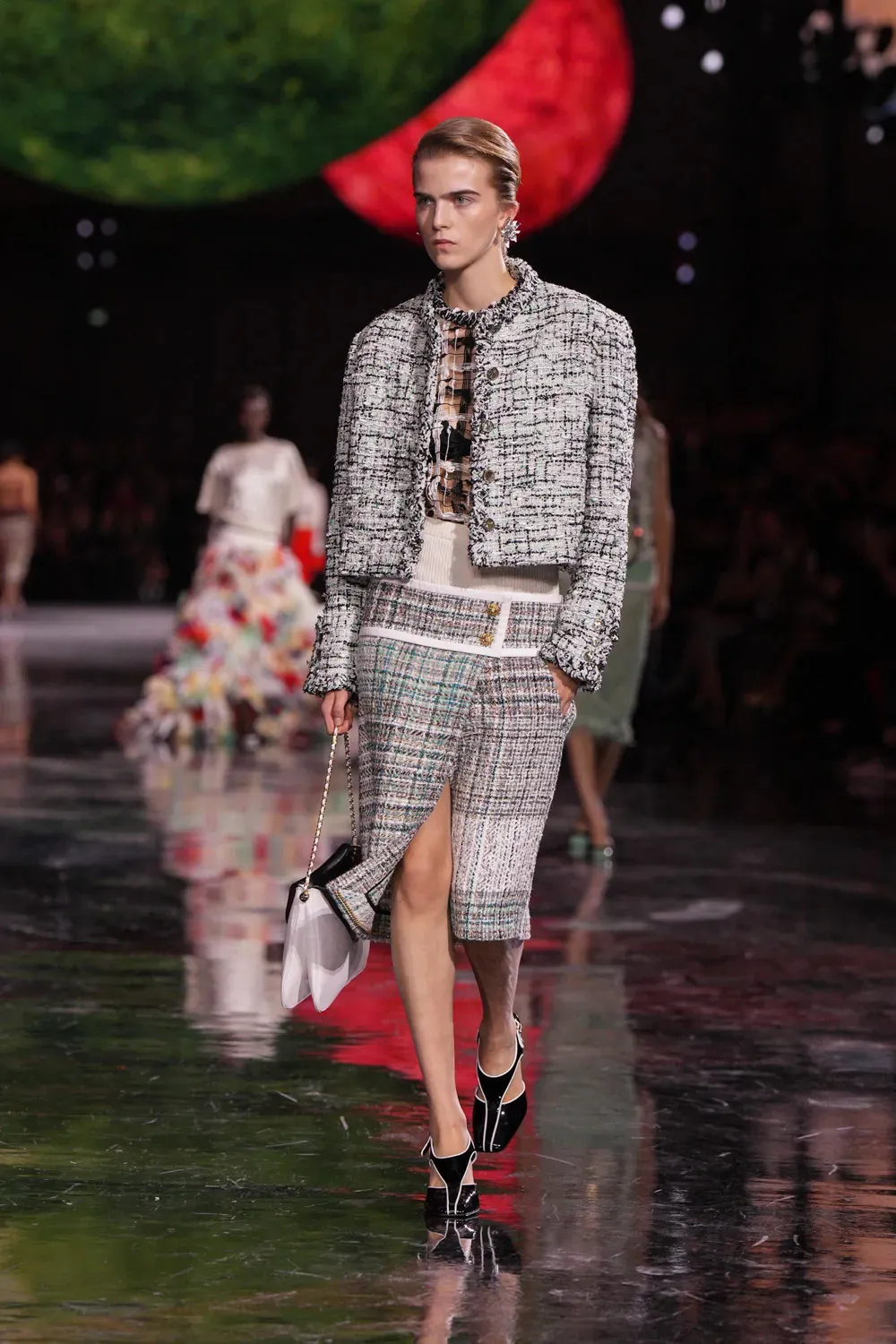 Chanel SS26: Το πολυαναμενόμενο ντεμπούτο του Matthieu Blazy έχει έναν εντελώς νέο ρυθμό και μας προσκαλεί να δούμε το μέλλον του οίκου με μάτια ανυπόμονα για καινοτομίες-5