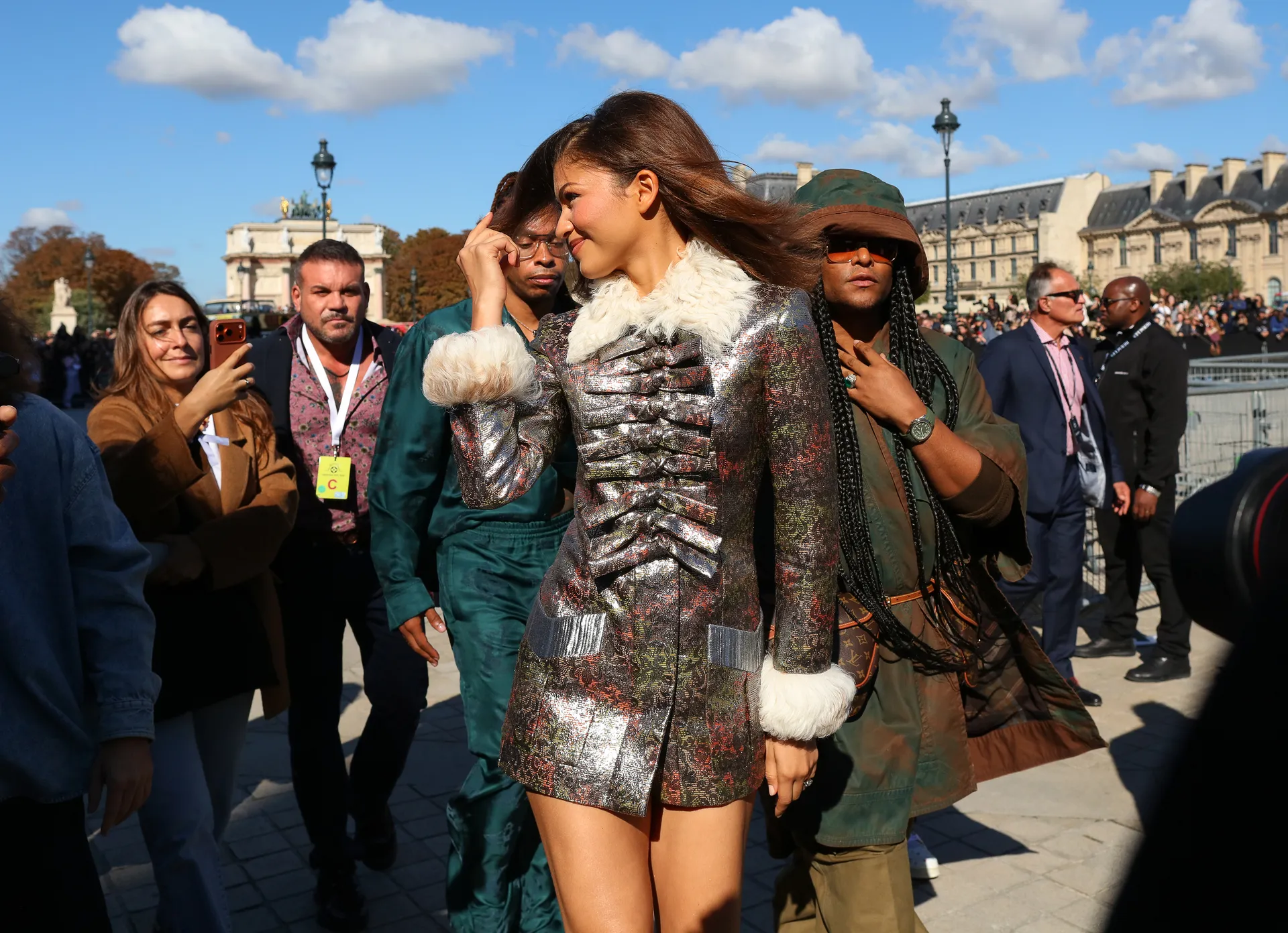 Τι φορούν τώρα στο Παρίσι; Το street style απαντά-35