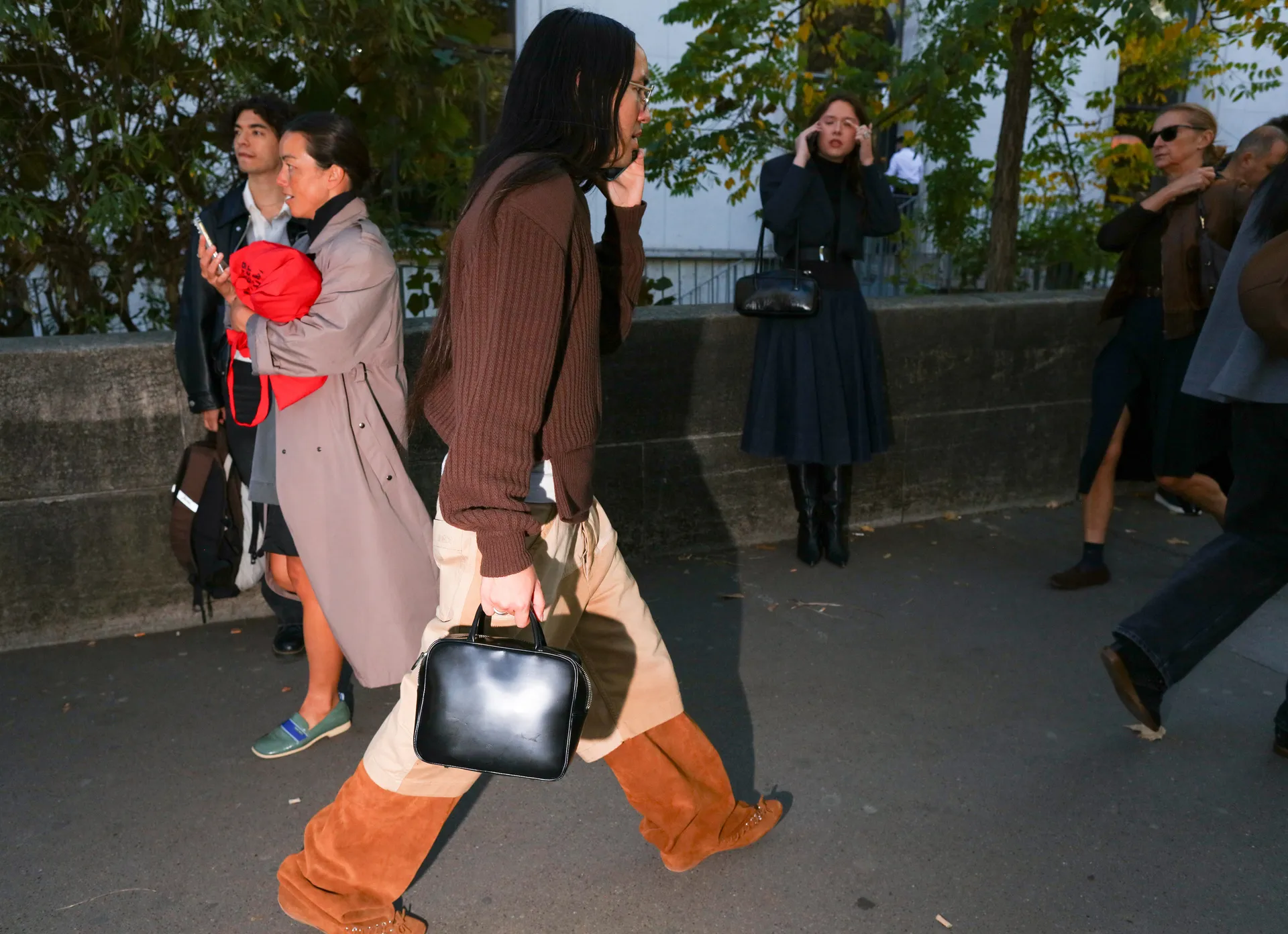 Τι φορούν τώρα στο Παρίσι; Το street style απαντά-28