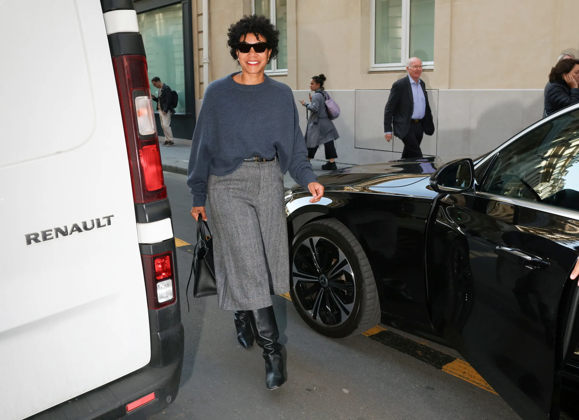 Τι φορούν τώρα στο Παρίσι; Το street style απαντά-17