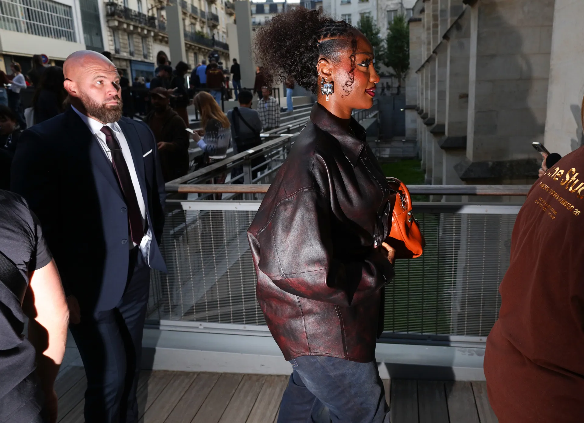 Τι φορούν τώρα στο Παρίσι; Το street style απαντά-15