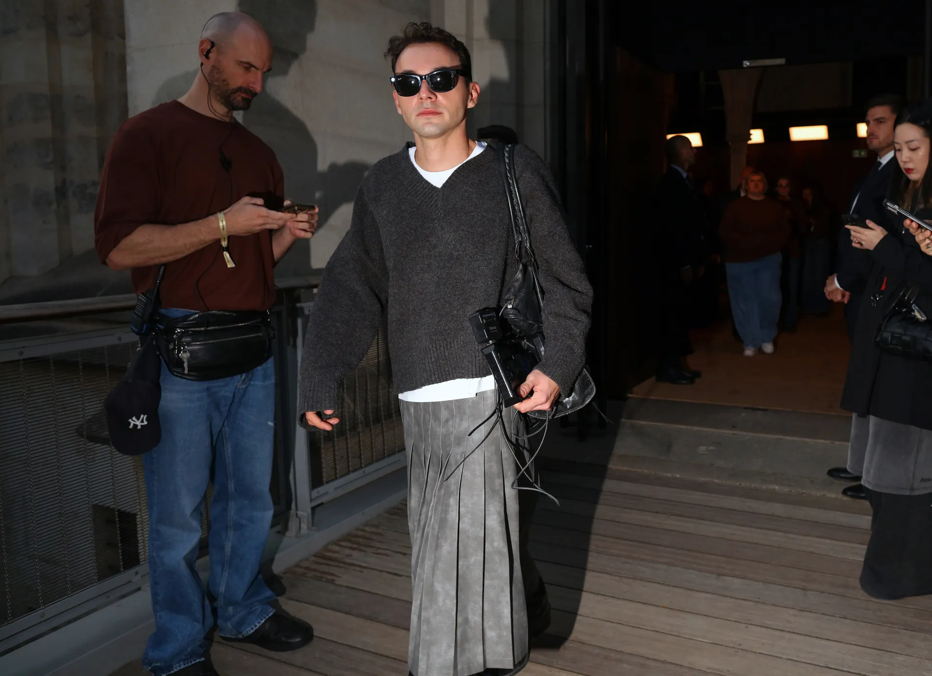 Τι φορούν τώρα στο Παρίσι; Το street style απαντά-14