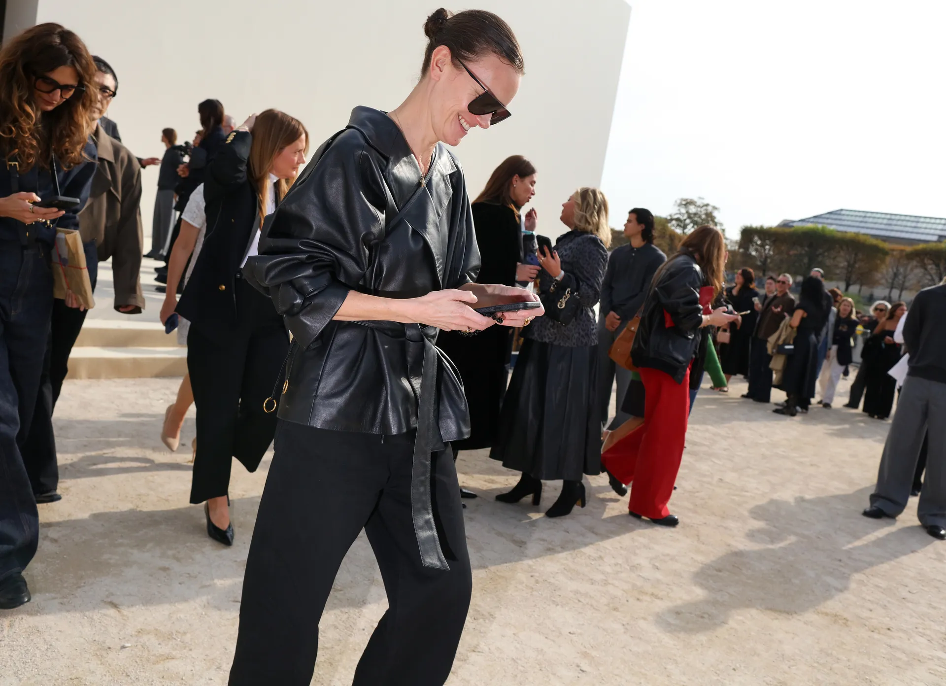 Τι φορούν τώρα στο Παρίσι; Το street style απαντά-8